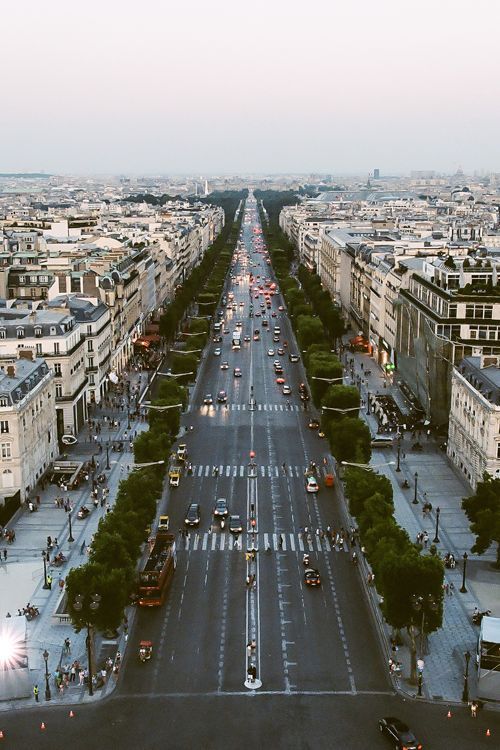The Streets of Paris | Chateau-De-Luxe