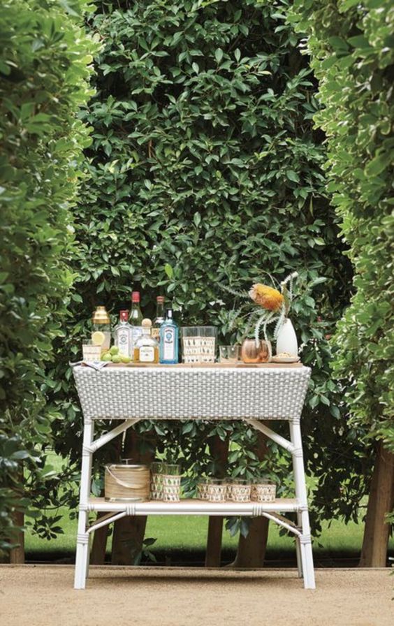 Outdoor Riviera Bar | Covetboard